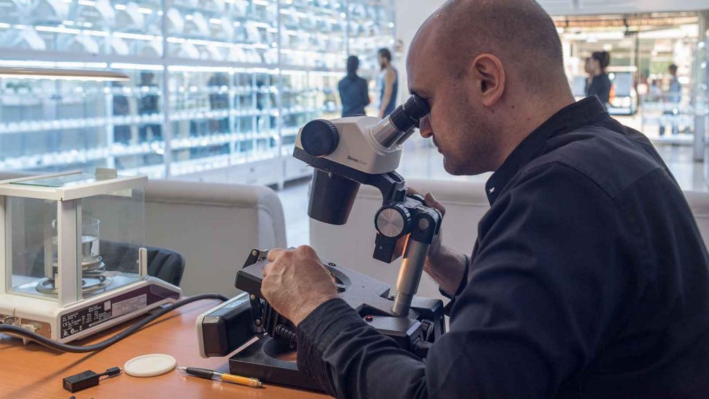 laboratory-1024x576