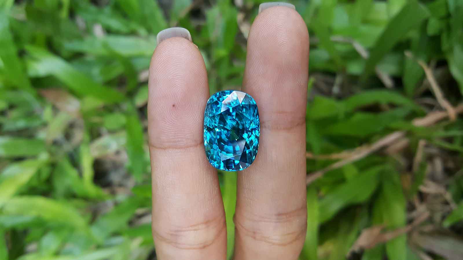 zircons-bg
