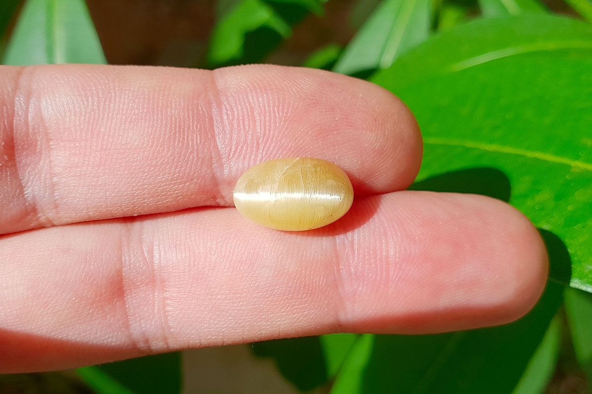 cat's eye danburite