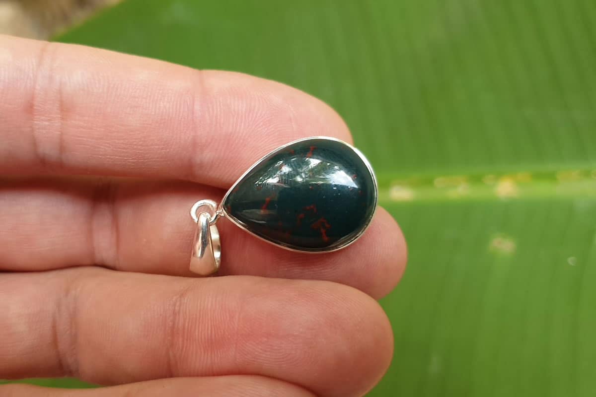 Bloodstone also called blood stone or heliotrope crystal meaning. Dragon blood stone