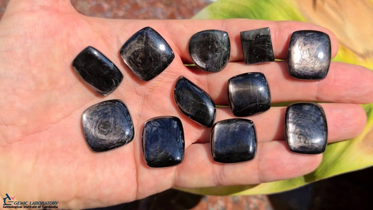 Hypersthene - Inosilicate mineral - Orthorhombic pyroxenes - Video